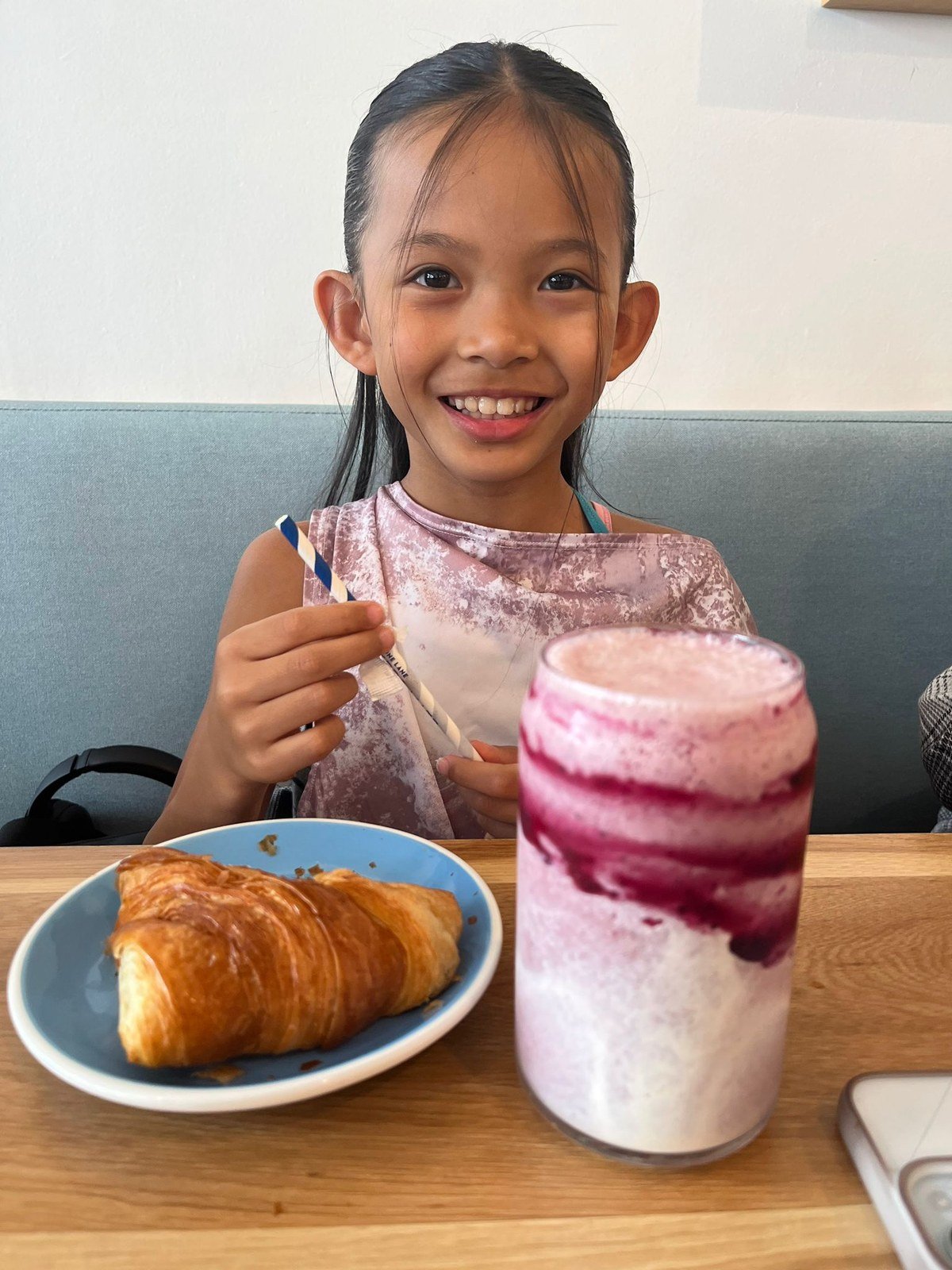 Café break with smoothie